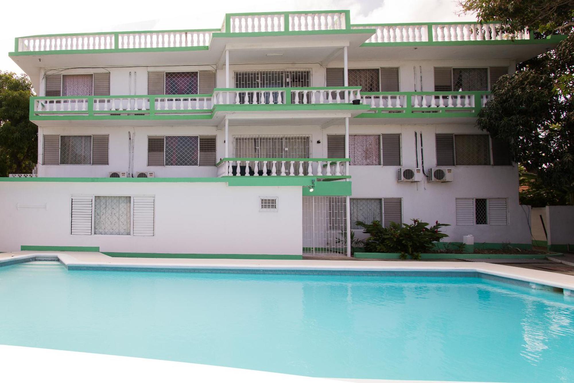 Villa Donna Inn モンテゴ・ベイ エクステリア 写真